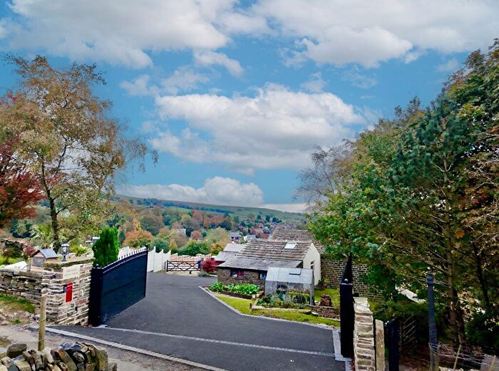 5 Bedroom Detached House For Sale In New Barn Farm, Whitworth, Rossendale, OL12