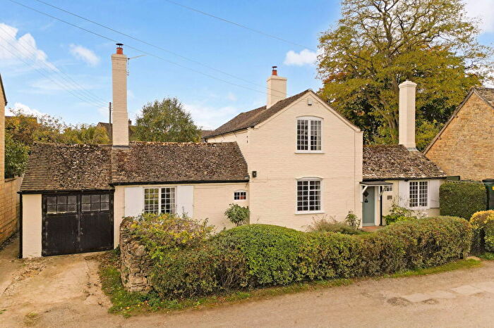 3 Bedroom Detached House For Sale In Malthouse Lane, Long Compton, CV36