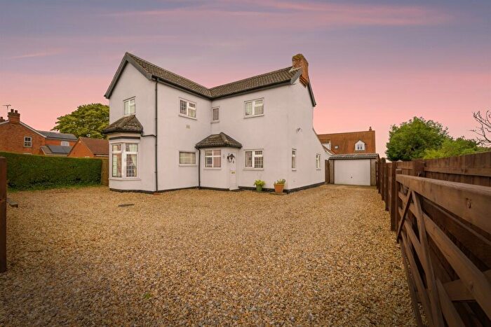 4 Bedroom Detached House For Sale In Station Road, Bardney, Lincoln, LN3