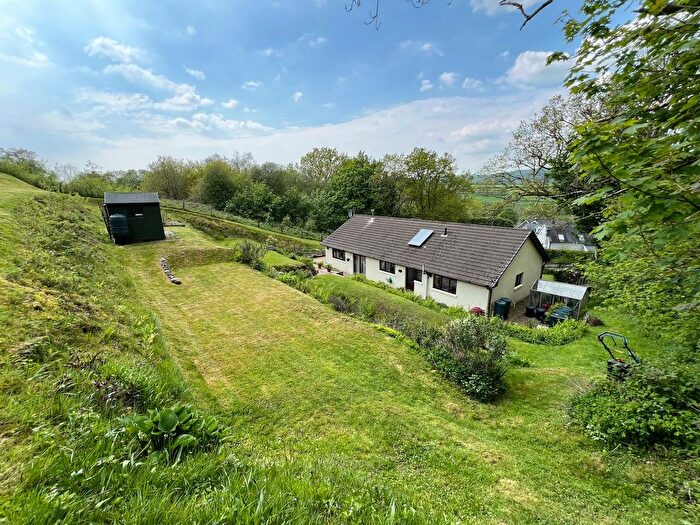 4 Bedroom Bungalow For Sale In Capel Isaac, Llandeilo, SA19