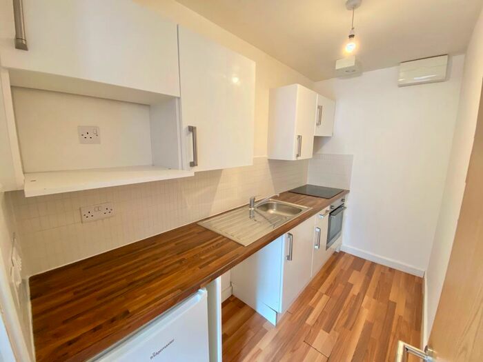 Apartment To Rent In Clyde Court, Leicester, LE1