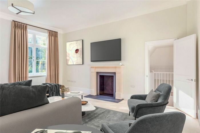 2 Bedroom Flat To Rent In Melbury Road, London, W14