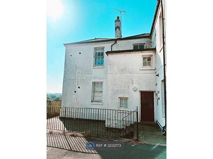 2 Bedroom Flat To Rent In Sir John Moore Avenue, Hythe, CT21