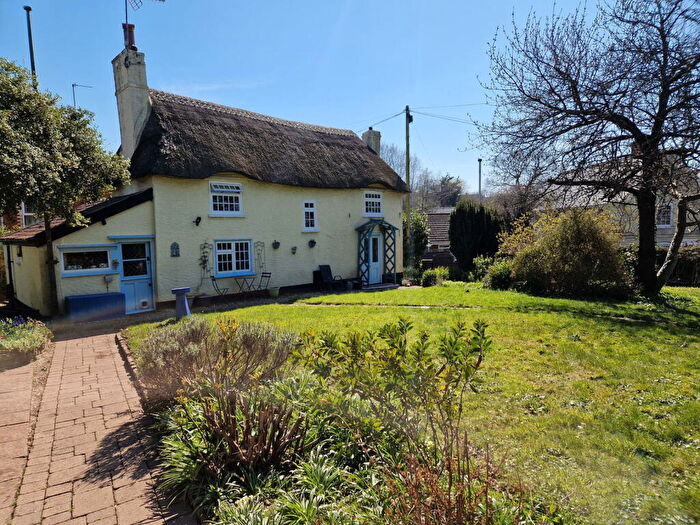 2 Bedroom Detached House For Sale In St Johns Road, Exmouth, EX8