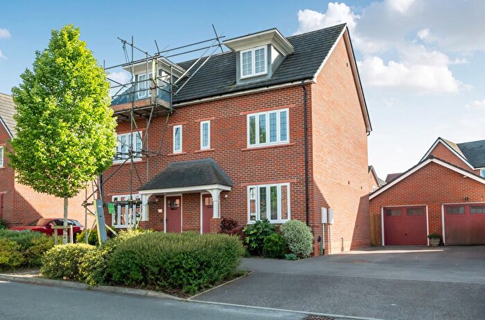 3 Bedroom Semi Detached House For Sale In St. Georges Park, Binfield, Bracknell, Berkshire, RG42