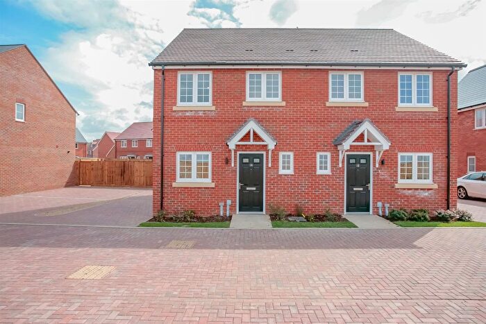 2 Bedroom End Of Terrace House To Rent In Triggs Mead, Benson, Wallingford, OX10