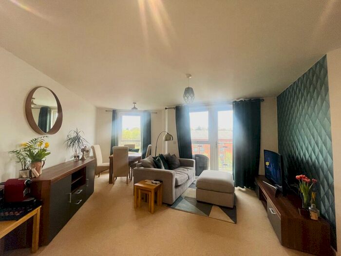 2 Bedroom Apartment To Rent In Bell Barn Road, B15