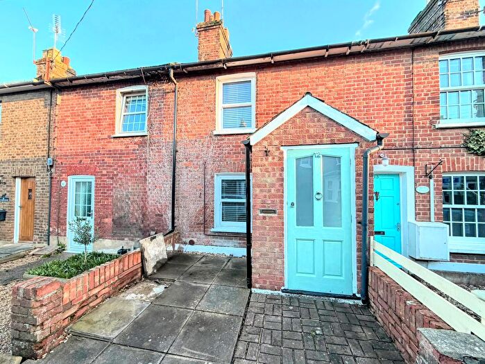 2 Bedroom Cottage To Rent In King Street, Tring, HP23