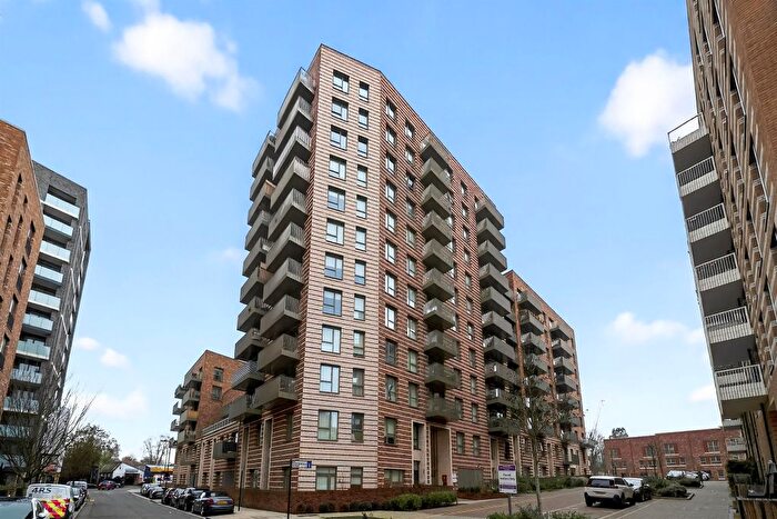 1 Bedroom Flat For Sale In Streamdale Road, London, W3