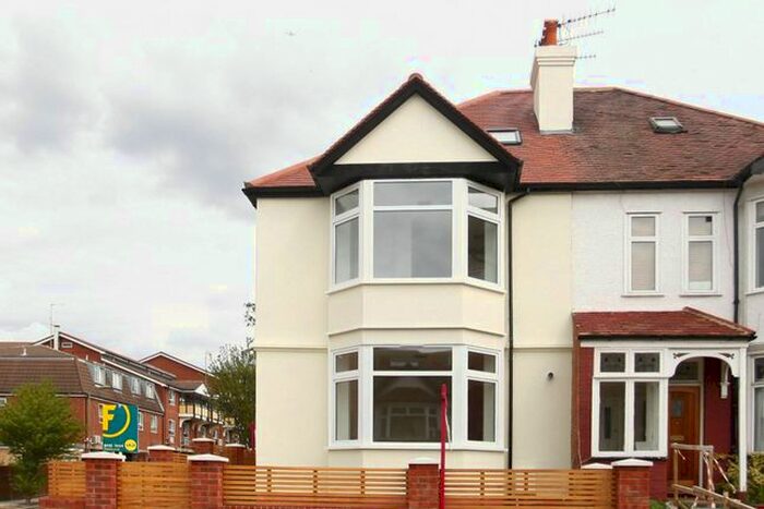 3 Bedroom Property For Sale In Limes Avenue, Golders Green, London, NW11