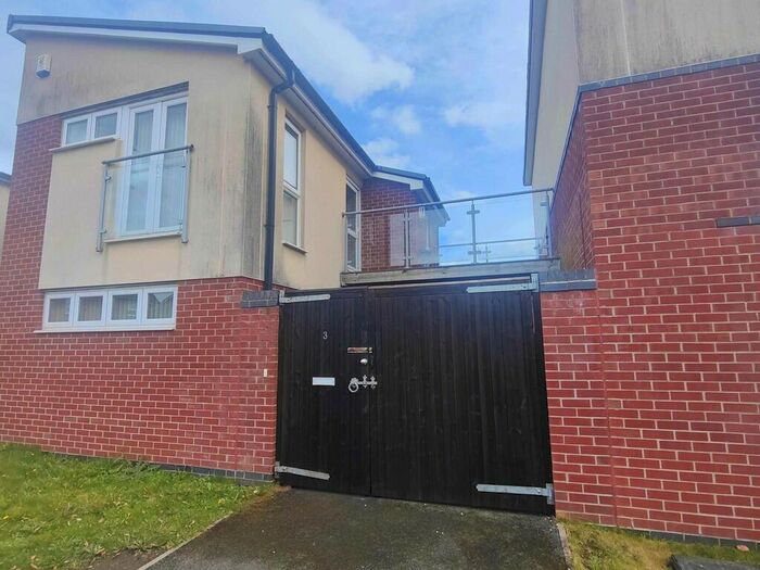 1 Bedroom Link Detached House To Rent In Barlow Close, PR7