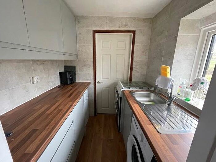 2 Bedroom Cottage To Rent In Yews Green, Clayton, Bradford, BD14