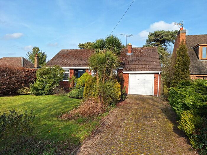 3 Bedroom Detached Bungalow For Sale In George Fox Lane, Fenny Drayton, Nuneaton, CV13