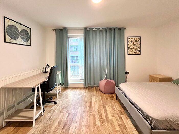 Studio To Rent In Polygon Road, London, NW1