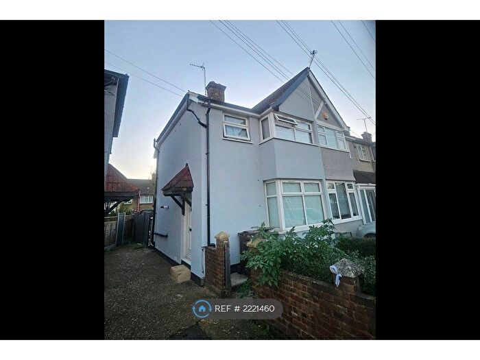 3 Bedroom Semi-Detached House To Rent In Oval Road South, Dagenham, RM10