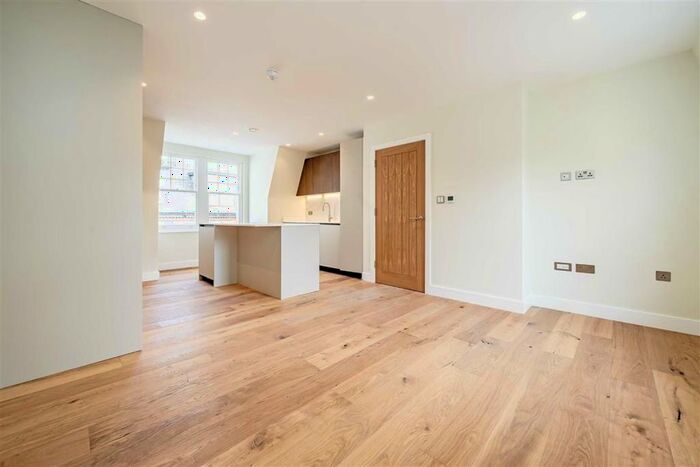 2 Bedroom Flat To Rent In Marylebone Lane, London, W1U