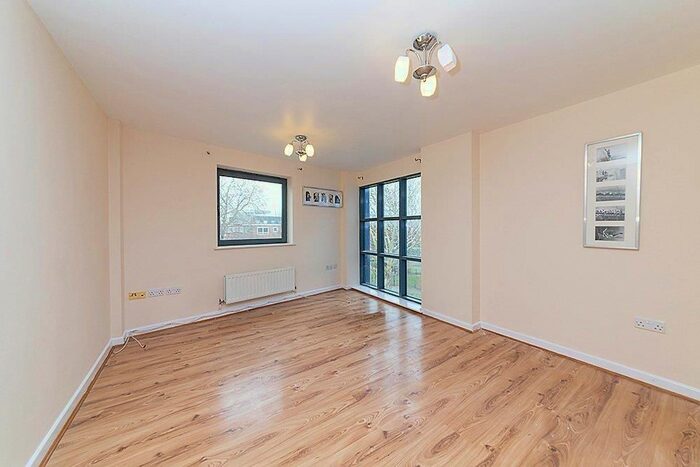 2 Bedroom Flat To Rent In Runnel Court, Barking, IG11