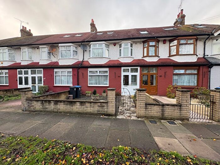 5 Bedroom Terraced House To Rent In Princes Avenue, London, N13