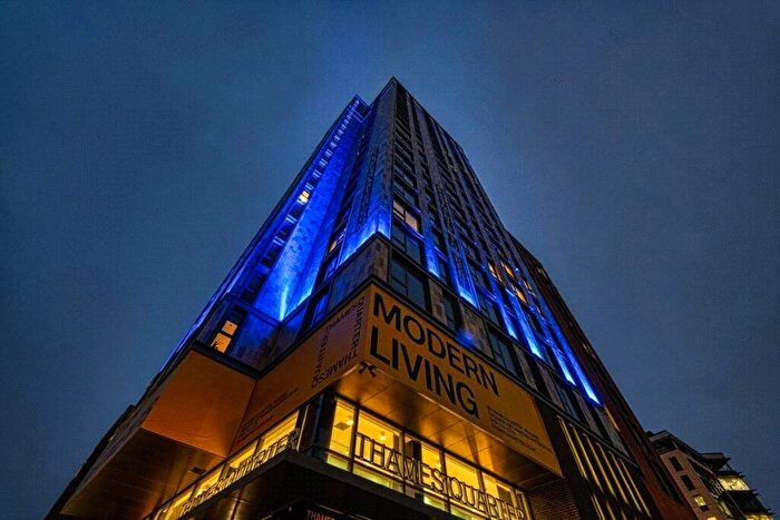 2 Bedroom Flat To Rent In Napier Road, Reading, Berkshire, RG1