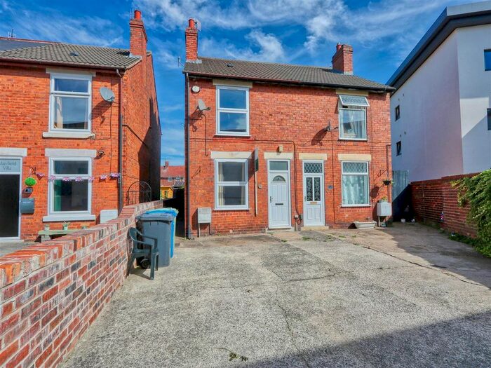 2 Bedroom Semi-Detached House To Rent In Bradbury Close, School Board Lane, Chesterfield, S40