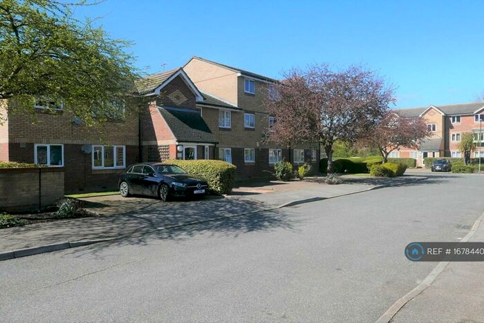 1 Bedroom Flat To Rent In Shortlands Close, Belvedere, DA17