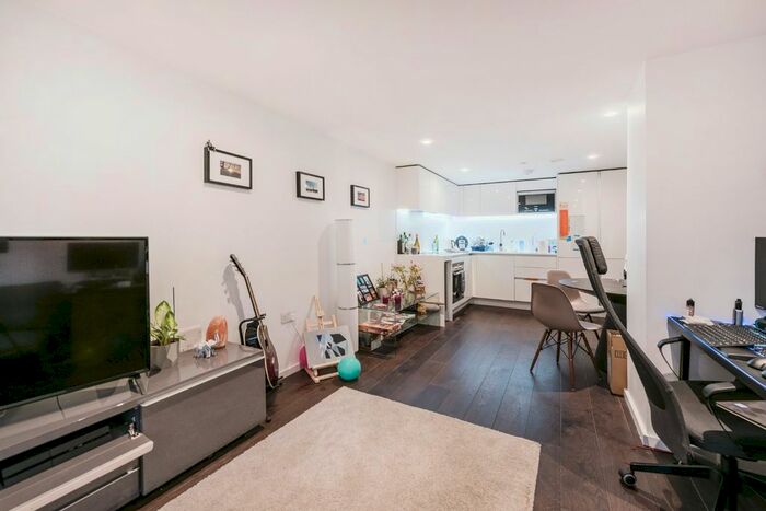 1 Bedroom Flat To Rent In Eagle Point, City Road, London, EC1V
