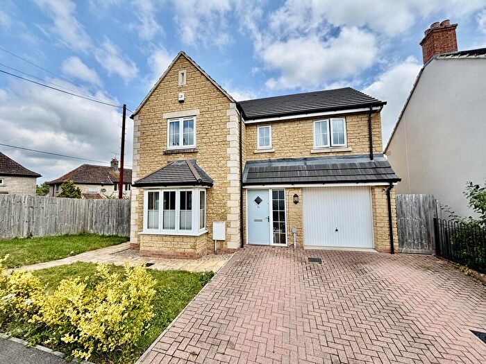 4 Bedroom Detached House For Sale In Portland Rise, Corsham, SN13
