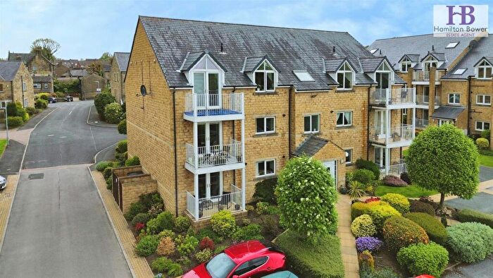 2 Bedroom Apartment For Sale In Heywood Court, Northowram, Halifax, HX3