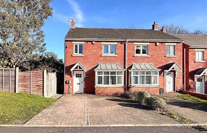 3 Bedroom Semi Detached House For Sale In Millbrook Gardens, Moseley/Kings Heath, Birmingham, B13