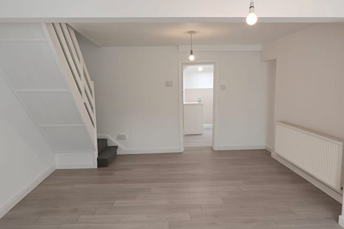 2 Bedroom Detached House To Rent In Pentrechwyth Road, Swansea, SA1