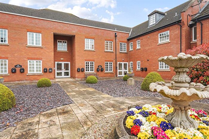 2 Bedroom Apartment For Sale In Reffield Close, Towcester, NN12