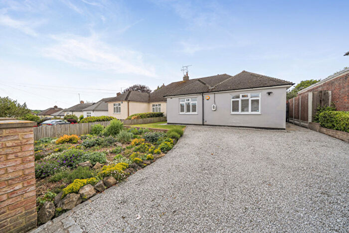 4 Bedroom Bungalow For Sale In Woodlands Rise, Swanley, Kent, BR8