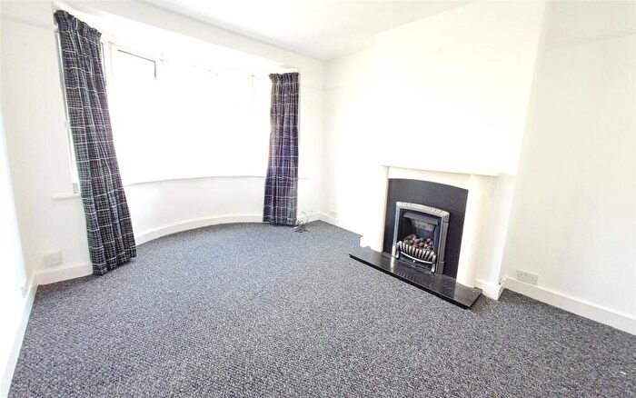 1 Bedroom Apartment To Rent In North Avenue, Harrow, Middlesex, HA2