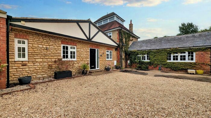 3 Bedroom Barn Conversion To Rent In Cosgrove, The Priory, MK19