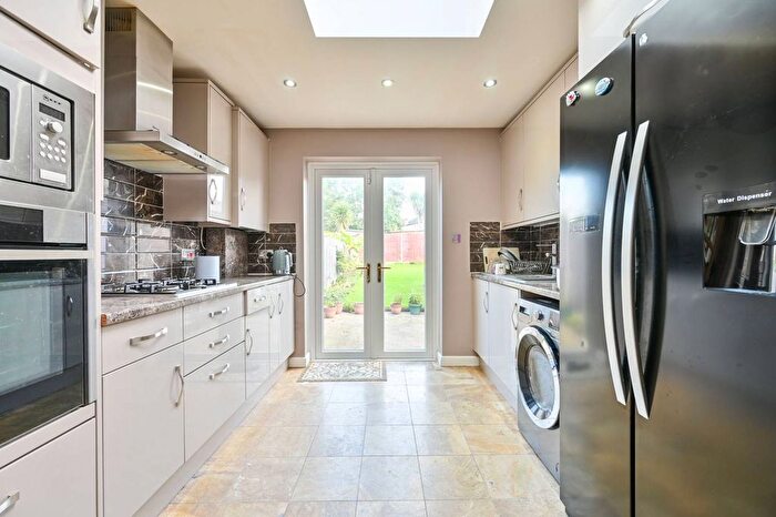 4 Bedroom Semi Detached House For Sale In Welbeck Road, Harrow, HA2