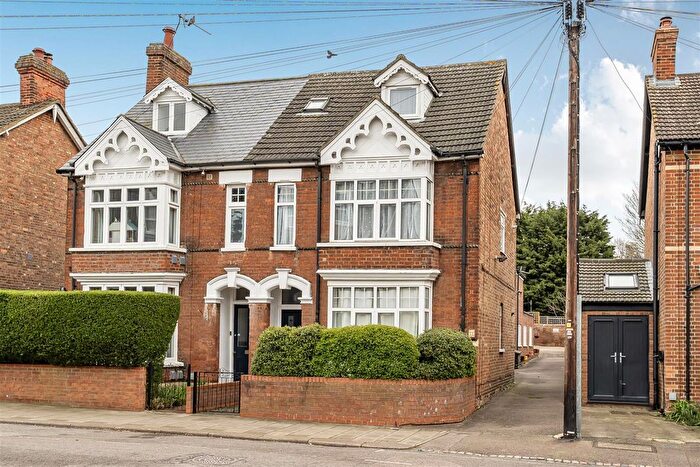 2 Bedroom Flat For Sale In Foster Hill Road, Bedford, MK40