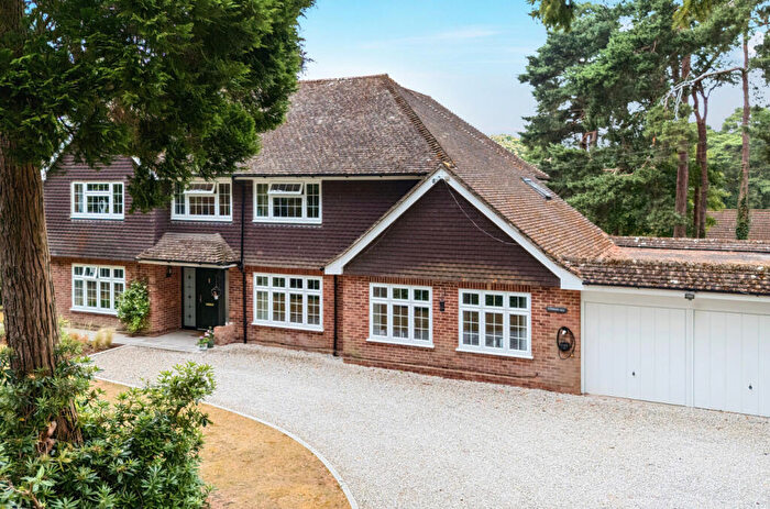 4 Bedroom Detached House For Sale In Crawley Ridge, Camberley, Surrey, GU15