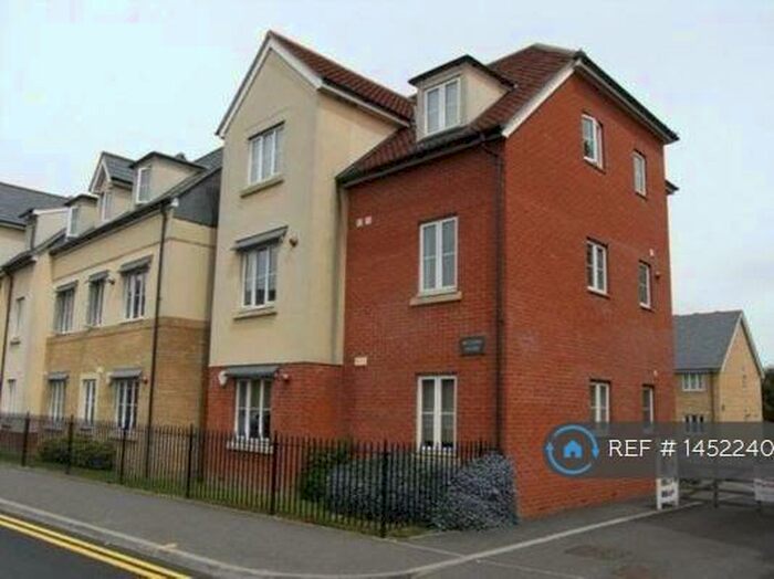 2 Bedroom Flat To Rent In Rectory House, Billericay, CM12