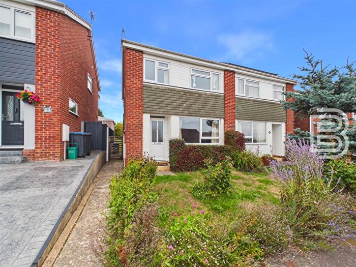 3 Bedroom Semi Detached House For Sale In Hardy Close, Rugby, CV22