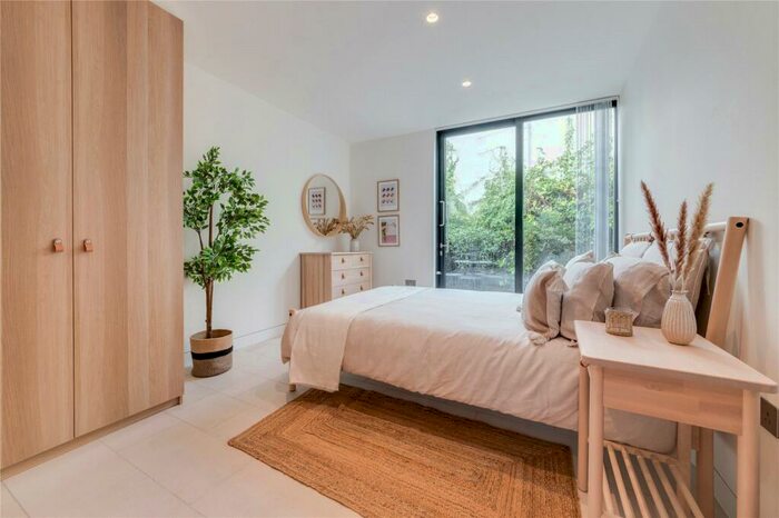 2 Bedroom Apartment To Rent In Oval Road, London, NW1