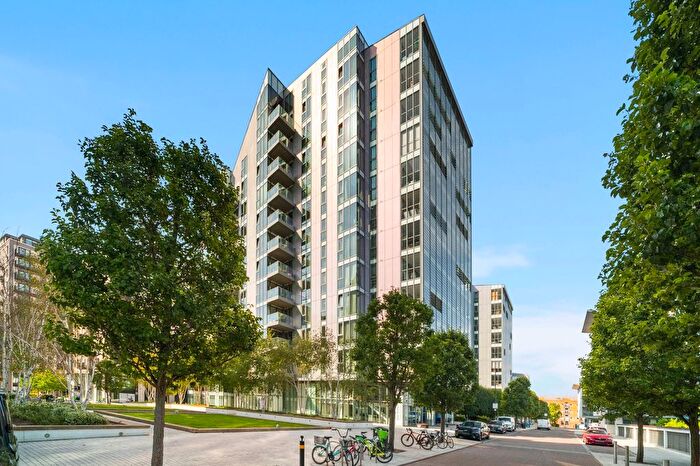 2 Bedroom Flat For Sale In Eastfields Avenue, London, SW18
