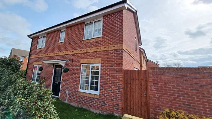 3 Bedroom Semi-Detached House For Sale In Flint Close, Southam, CV47