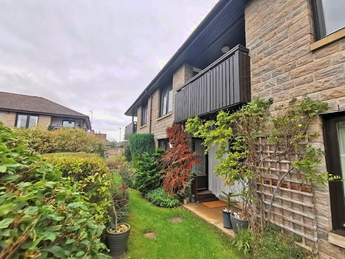 2 Bedroom Flat For Sale In Stephenson Court, Wylam NE41