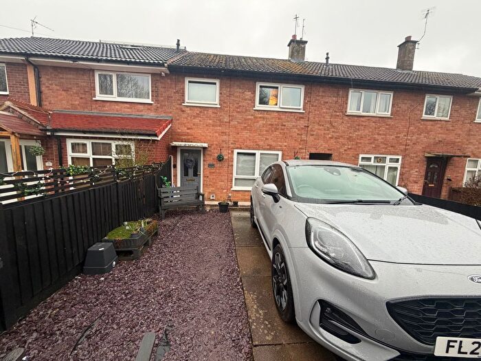 3 Bedroom Terraced House For Sale In Kinross Avenue, Leicester, LE5