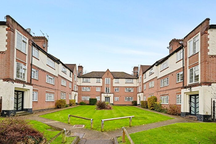 2 Bedroom Flat For Sale In College Road, Harrow Weald, HA3