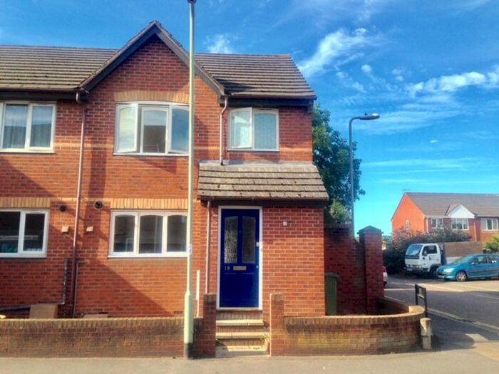 3 Bedroom End Of Terrace House To Rent In Smiths Court, Exeter, EX2