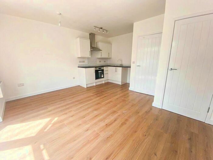 2 Bedroom Flat To Rent In Albany Road, Coventry, Warwickshire, CV5