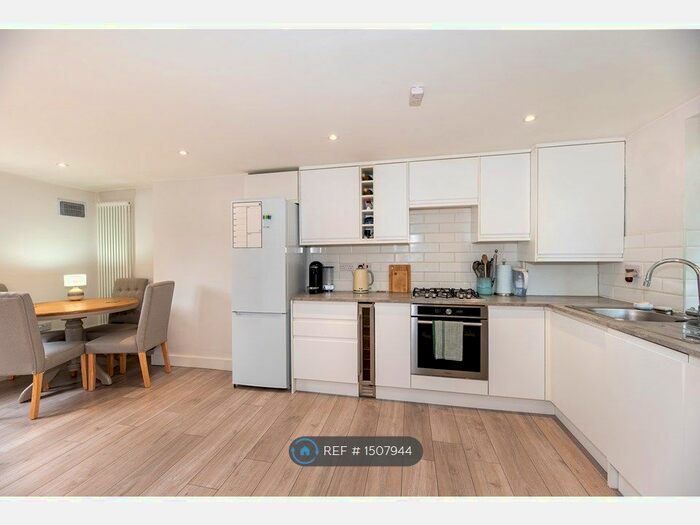 2 Bedroom Flat To Rent In Dennis Park Crescent, London, SW20