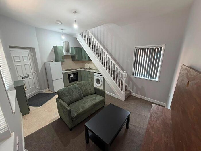 1 Bedroom Apartment To Rent In Flat, Mount Street, PR1