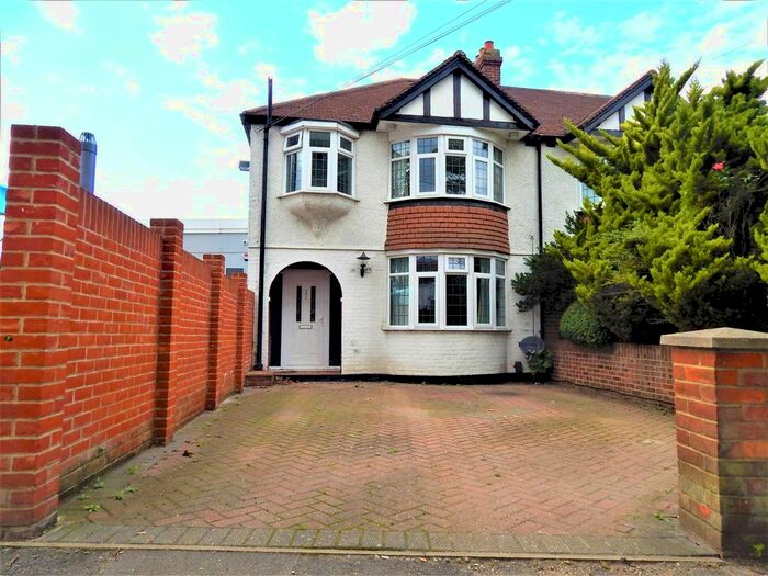 3 Bedroom Semi-Detached House To Rent In City Way, Rochester ME1